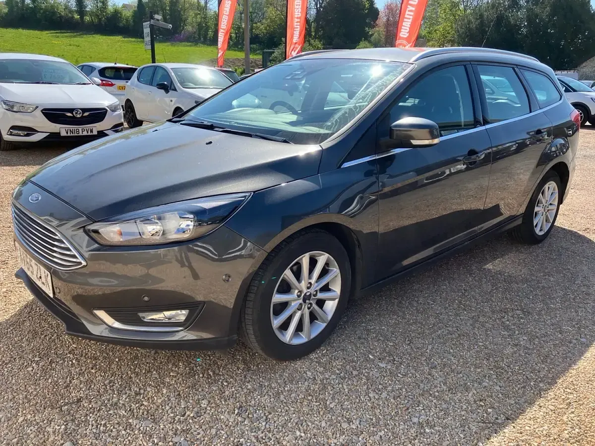 Used Ford Focus Titanium 125 HP (91 kW) 2015 Grey Estate