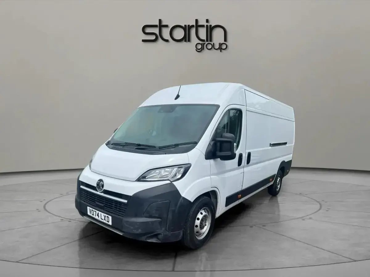 Used Vauxhall Movano S 138 HP (101 kW) 2024 White