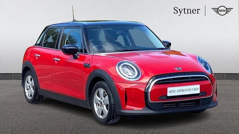 Used Mini Cooper Classic 134 HP (98 kW) 2022 Red Hatchback