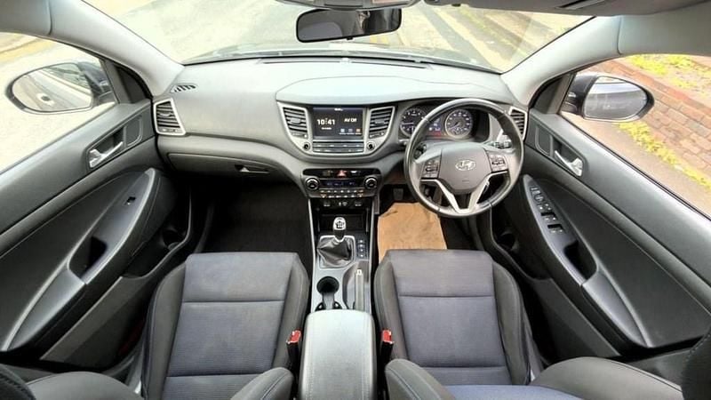 Used Hyundai Tucson SE 132 HP (97 kW) 2018 Grey SUV