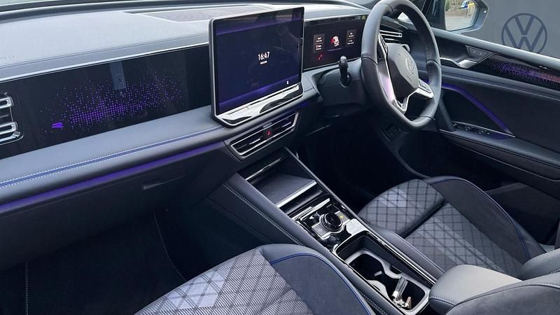 Used VW Tiguan R-line 204 HP (150 kW) 2026 Cipressino green metallic SUV