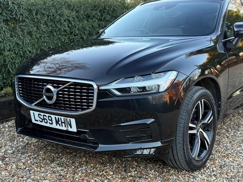 Used Volvo XC60 R-Design 250 HP (183 kW) 2019 Black SUV
