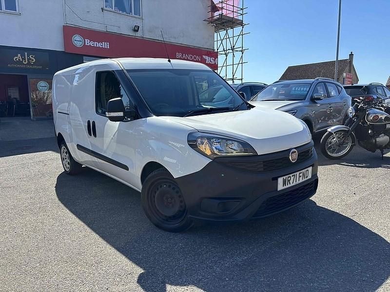 White Used 2021 Fiat Doblò MPV | £7,995 (Fair price) - Image 1/4
