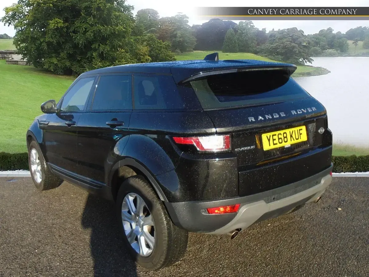 Used Land Rover Range Rover evoque SE 150 HP (110 kW) 2018 Black Estate