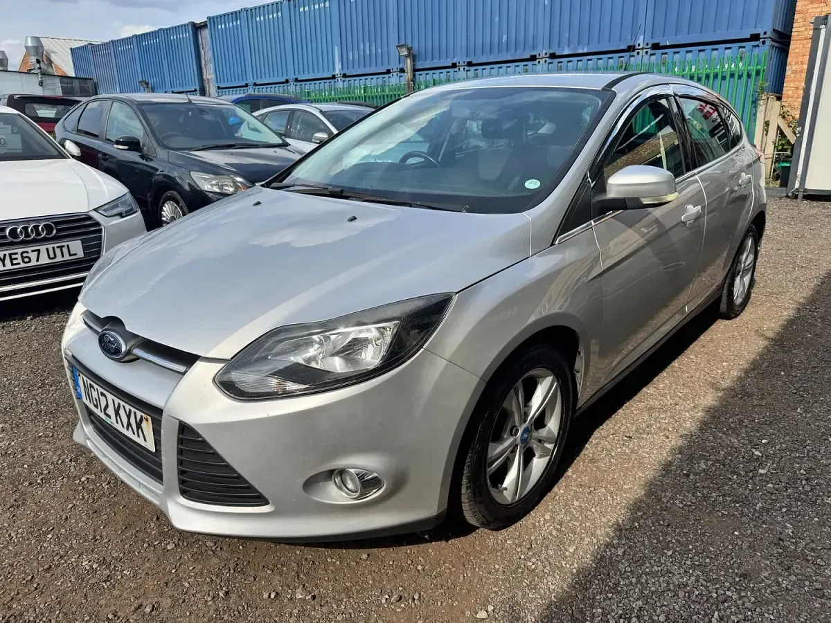Used Ford Focus Zetec 115 HP (84 kW) 2012 Silver Hatchback