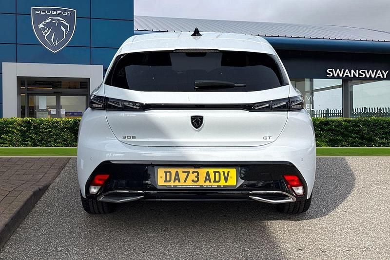 Used Peugeot 308 GT 130 HP (95 kW) 2023 White Hatchback