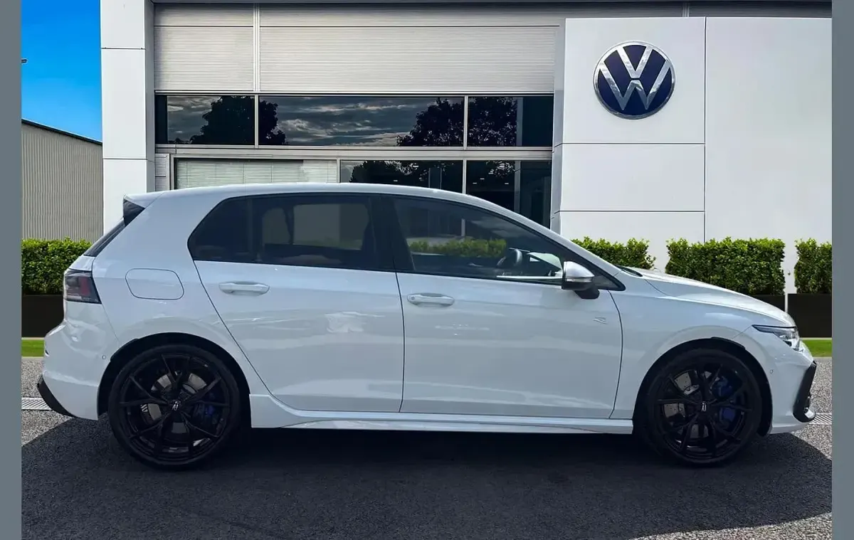 Used VW Golf VIII R 333 HP (244 kW) 2026 White Hatchback