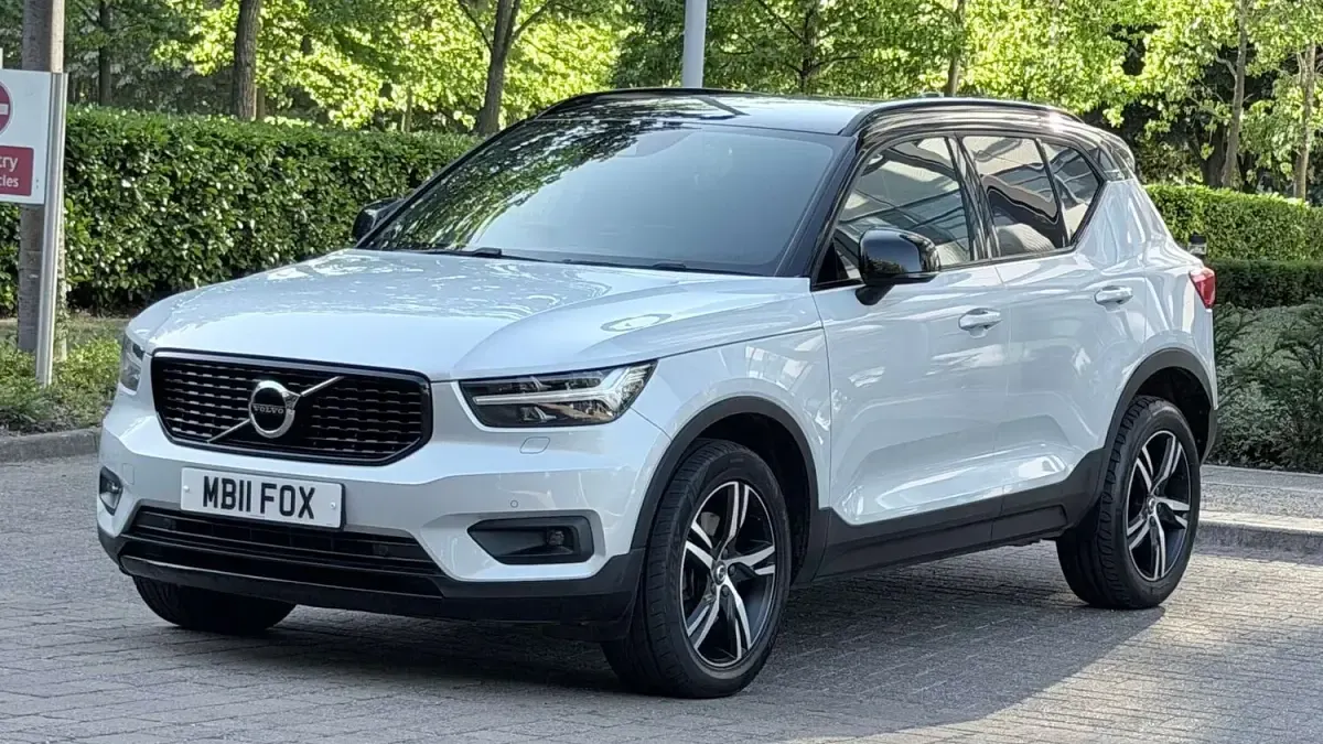 Used Volvo XC40 R-Design 2019 Silver SUV