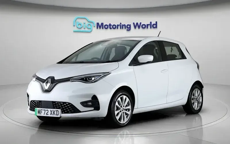 Used Renault Zoe Version S 100 kW (136 HP) 2022 White Hatchback