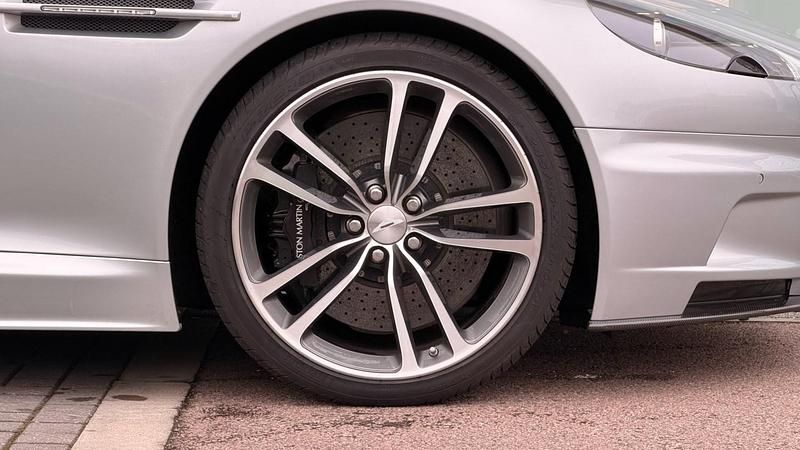 Used Aston Martin DBS 517 HP (380 kW) 2010 Silver Coupe