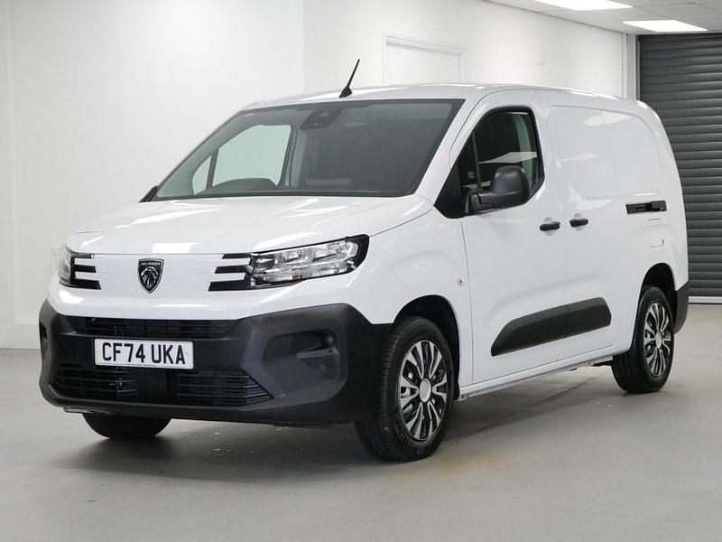 Used Peugeot Partner 100 HP (73 kW) 2024 White MPV