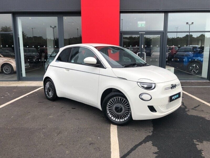 White Used 2023 Fiat 500e Icon Hatchback | £16,997 (A bit pricey) - Image 1/4
