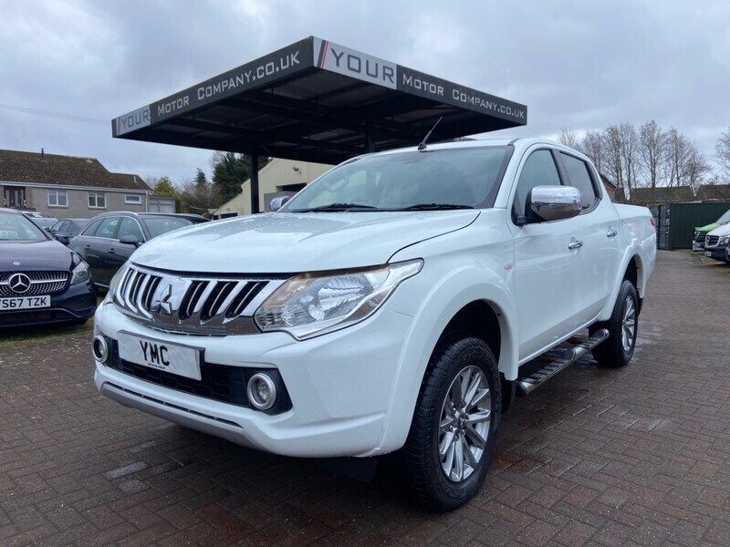 Used Mitsubishi L200 2017 White Pickup