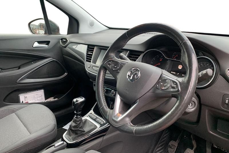 Second-hand Vauxhall Crossland Elite 131 CP (96 kW) 2021 Portocaliu SUV