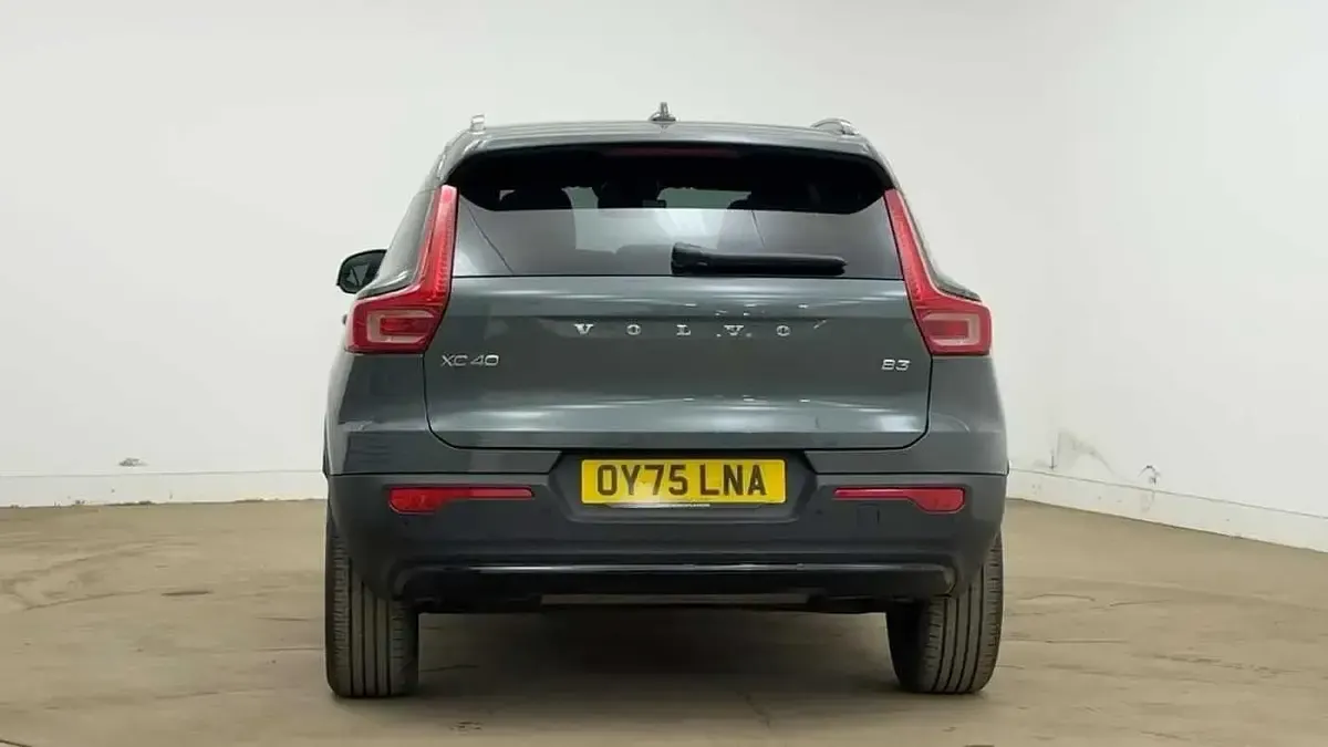 Usado Volvo XC40 Plus 2025 Verde SUV