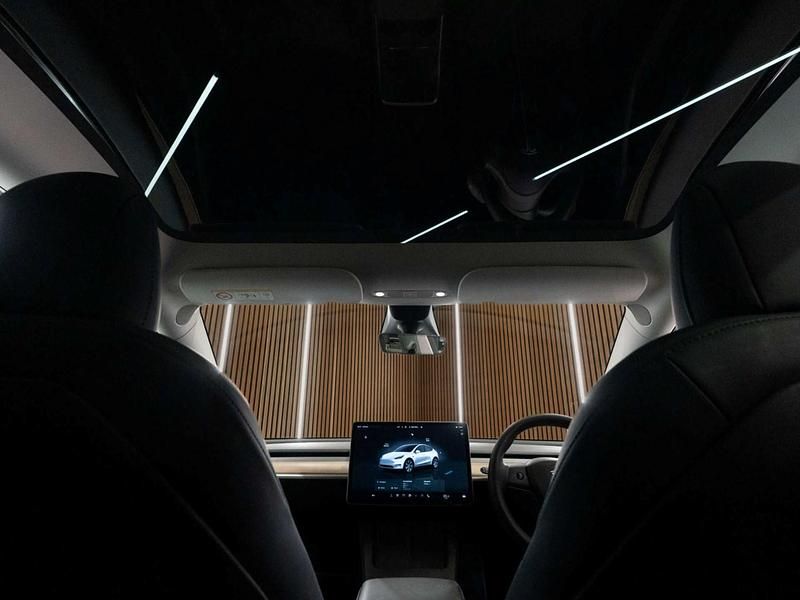 Used Tesla Model Y Long Range AWD 378 kW (514 HP) 2023 White SUV