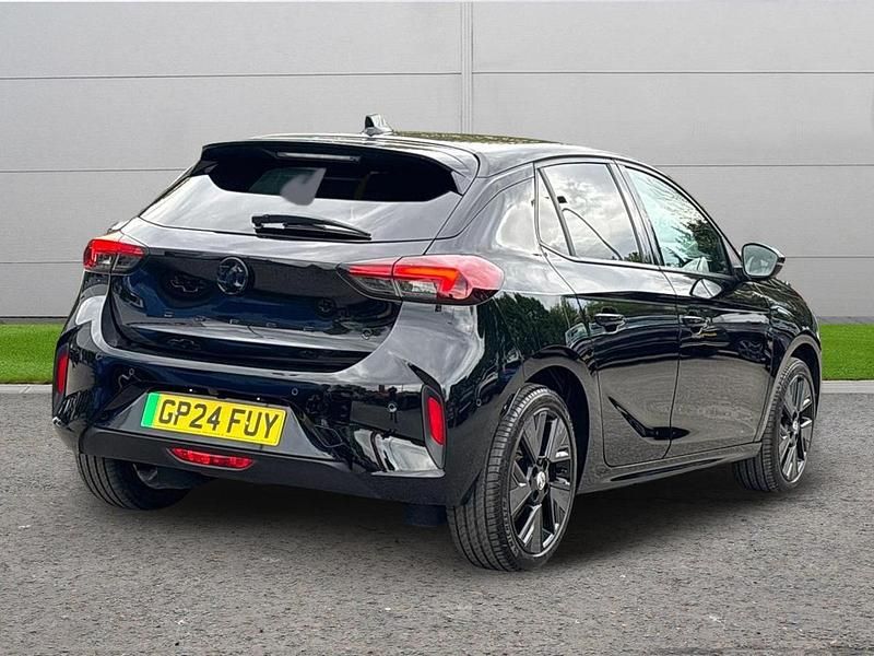 Second-hand Vauxhall Corsa-e Ultimate 98 kW (134 CP) 2024 Negru Hatchback