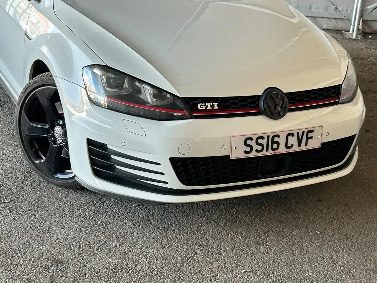 Used VW Golf VII GTI 2016 White Hatchback
