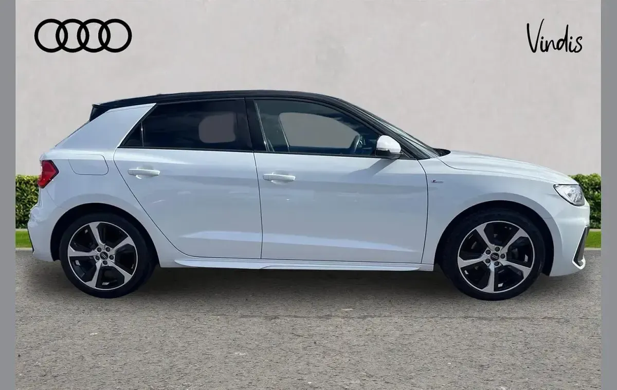 Used Audi A1 S-Line 108 HP (79 kW) 2023 White SUV