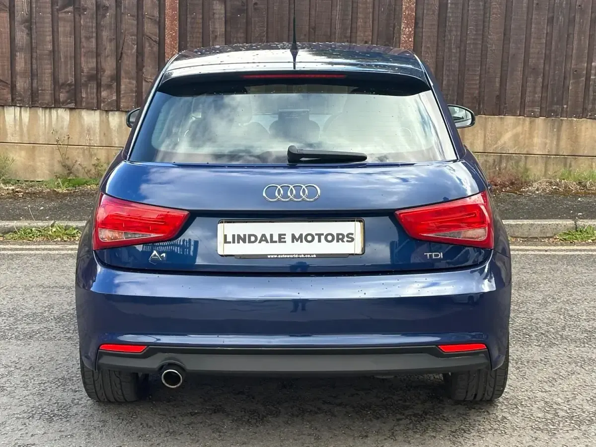 Used Audi A1 Sportback Sport 116 HP (85 kW) 2015 Blue Hatchback