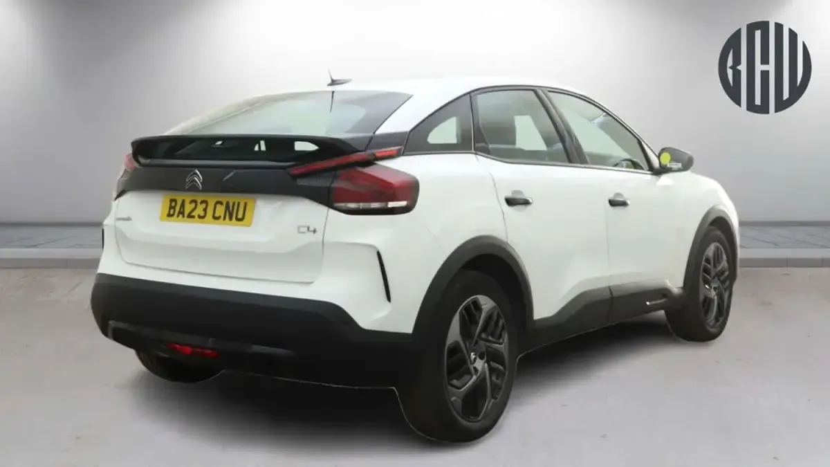Used Citroën C4 PureTech 102 HP (75 kW) 2023 White SUV