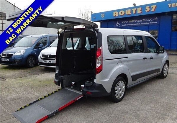 Silver Used 2017 Ford Grand Tourneo Connect Zetec MPV | £12,995 (Fair price) - Image 1/1