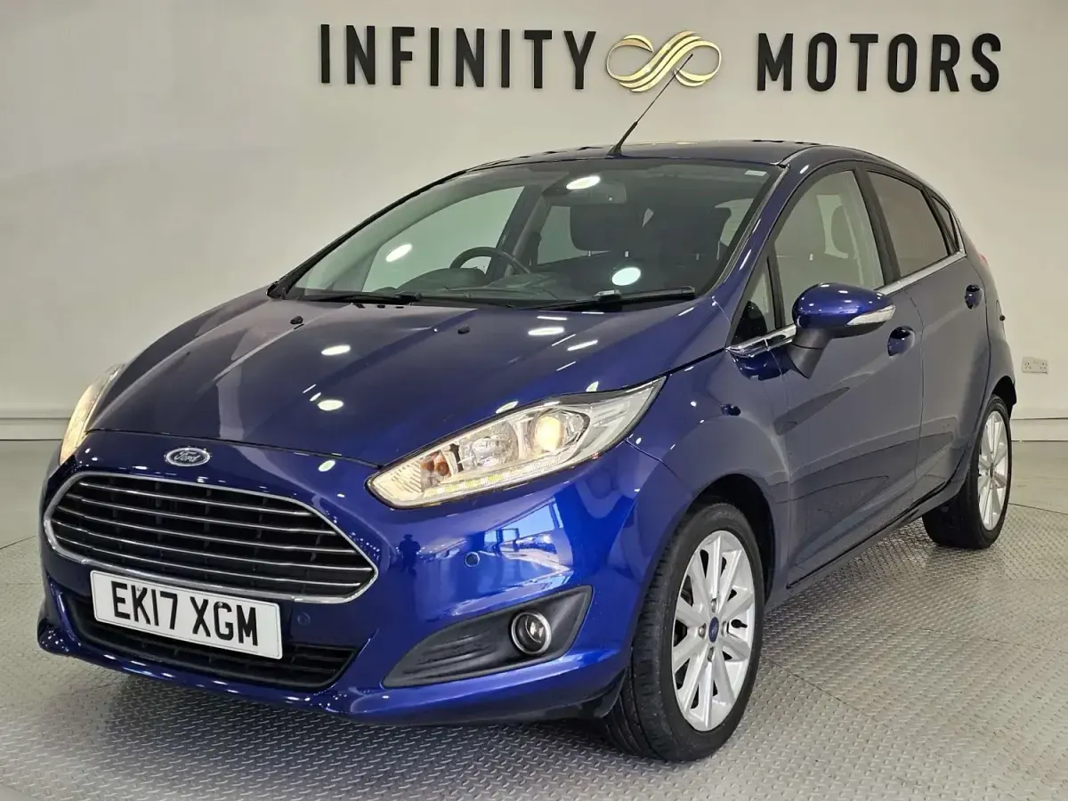 Używany Ford Fiesta Titanium 2017 Niebieski Hatchback