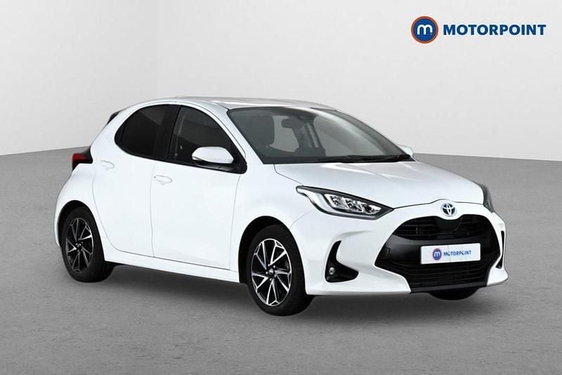 Used Toyota Yaris Hybrid Design 2023 White Hatchback