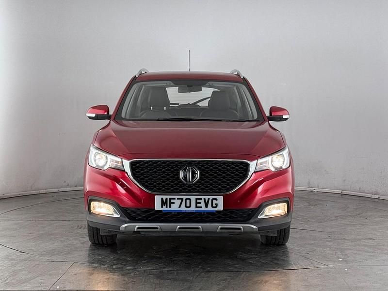 Used MG ZS Exclusive 111 HP (81 kW) 2020 Red Hatchback