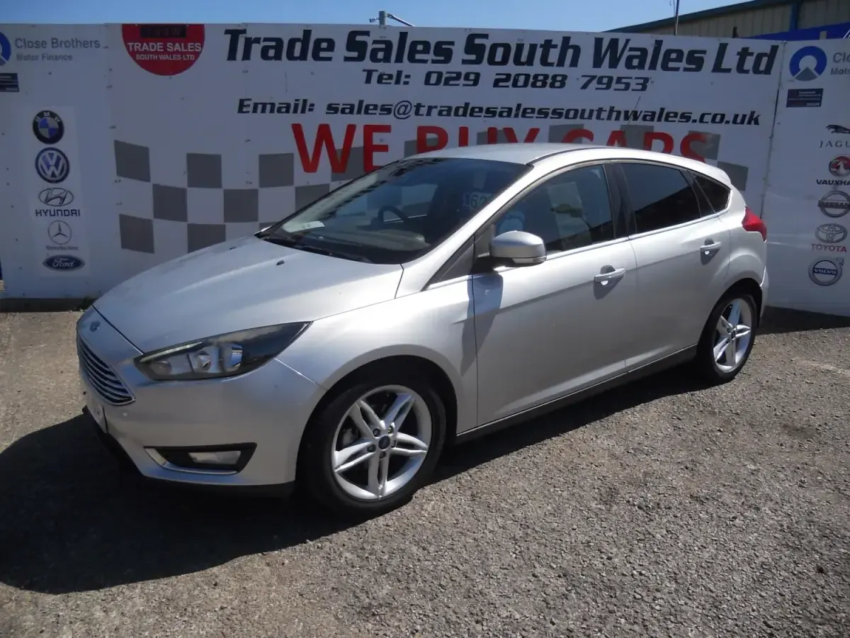 Używany Ford Focus Titanium 115 KM (84 kW) 2015 Srebrny Hatchback