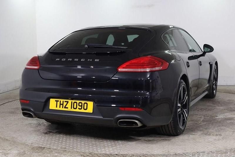 Used Porsche Panamera 300 HP (220 kW) 2015 Black Hatchback