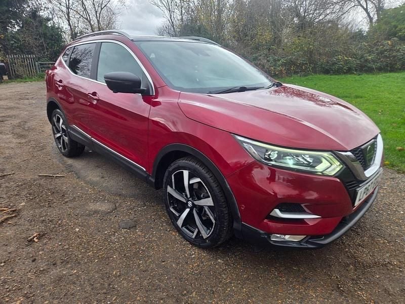 Red Used 2018 Nissan Qashqai Tekna+ SUV | £11,676 (Fair price) - Image 1/4