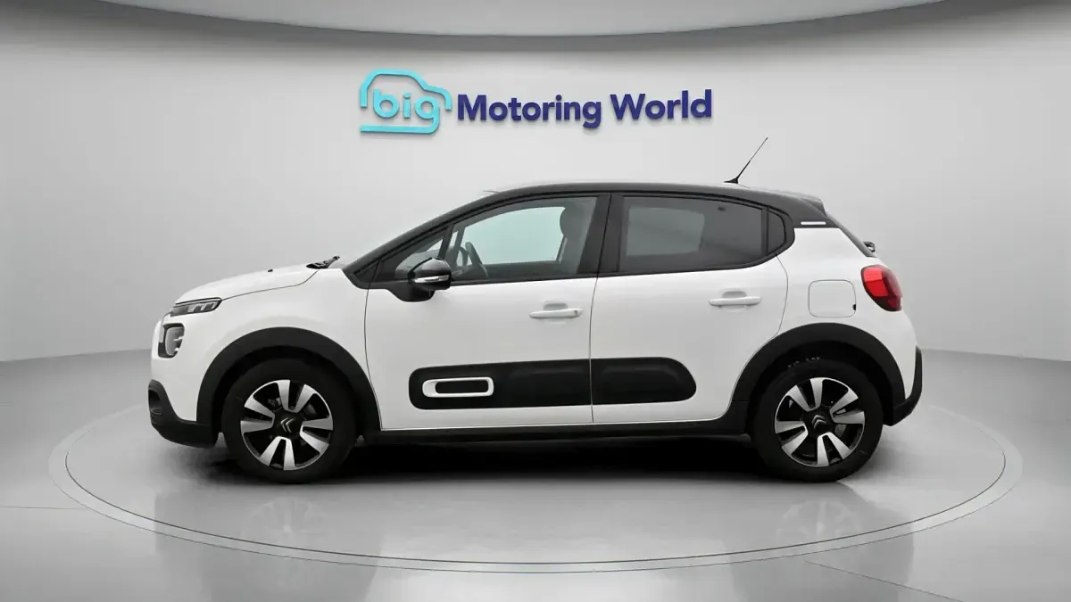 Used Citroën C3 PureTech 83 HP (61 kW) 2024 White Hatchback
