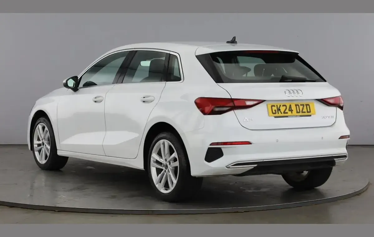Używany Audi A3 Sport 110 KM (80 kW) 2024 Biały Hatchback