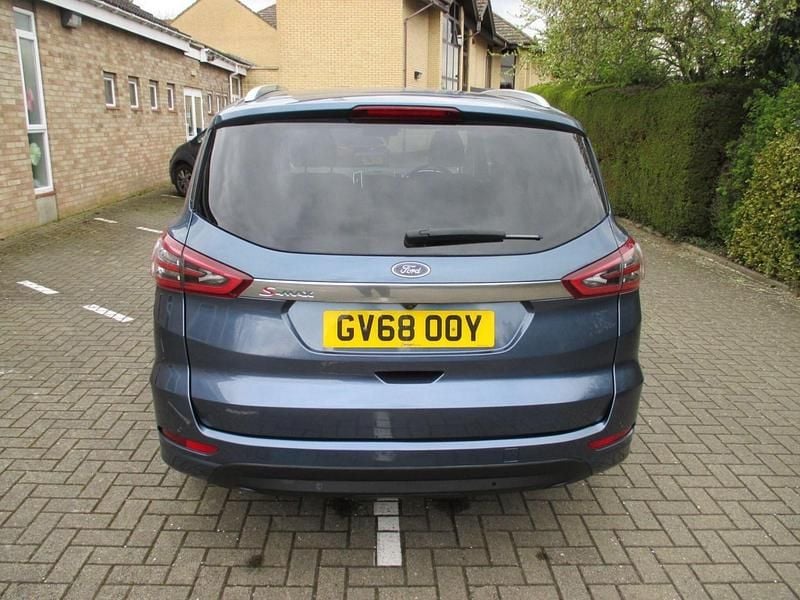 Used Ford S-MAX Titanium 165 HP (121 kW) 2018 Blue MPV
