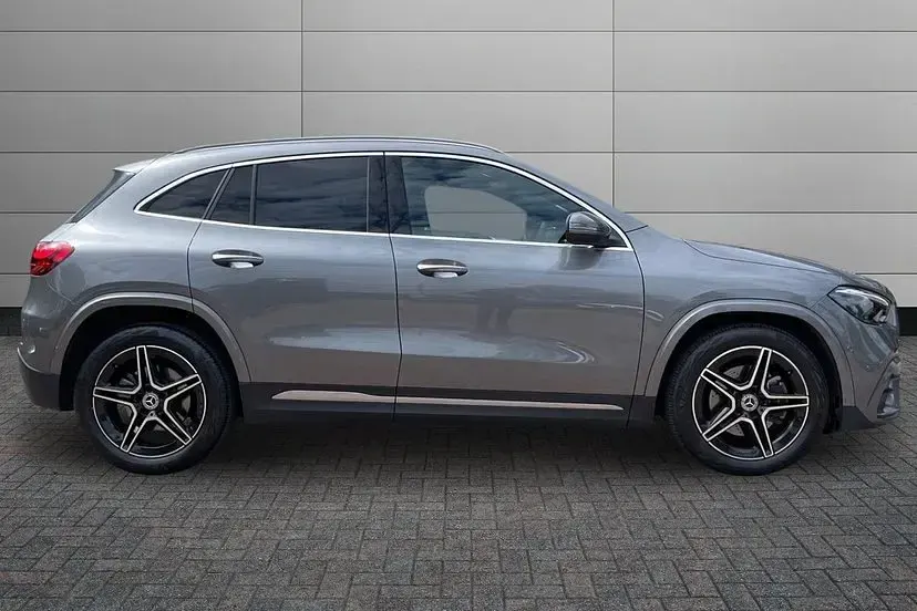 Used Mercedes GLA220 Executive 187 HP (137 kW) 2025 Grey SUV