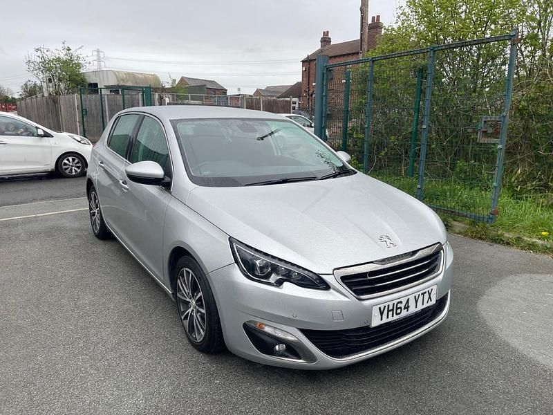 Usado Peugeot 308 Allure 120 HP (88 kW) 2014 Prateado Citadino