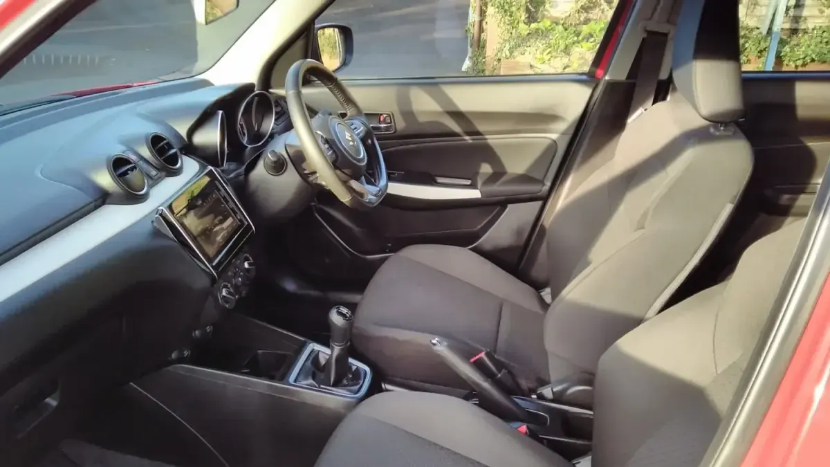 Usado Suzuki Swift SZ-L 83 CV (61 kW) 2023 Rojo Utilitario