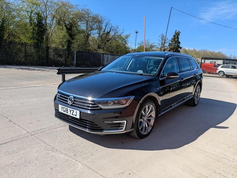 Used VW Passat Advance 115 HP (84 kW) 2018 Black Estate