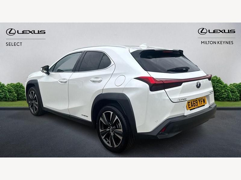 Used Lexus UX 250h 2019 White SUV