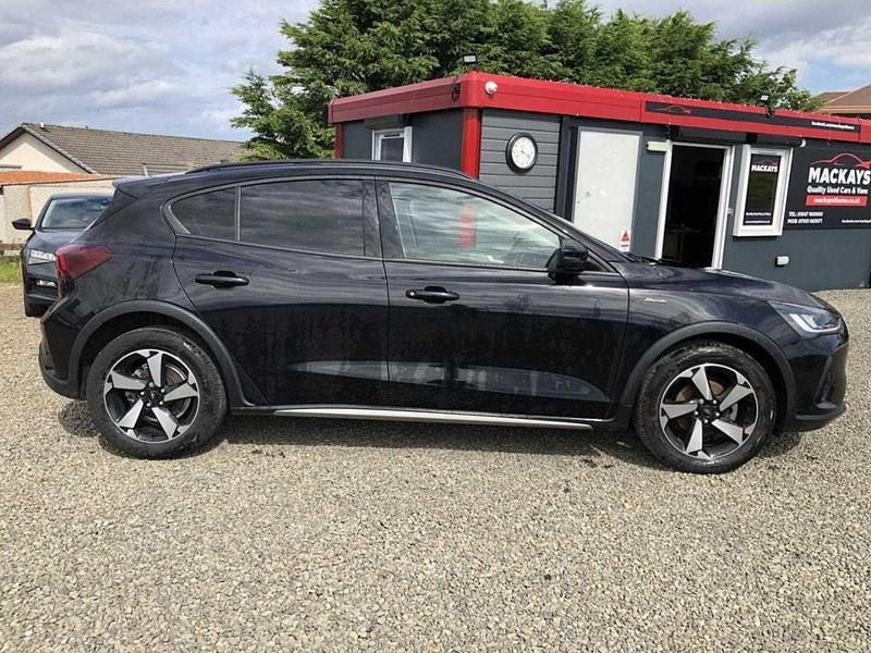 Used Ford Focus Active 153 HP (112 kW) 2022 Black Hatchback