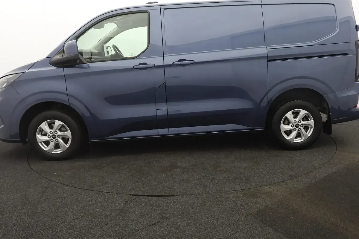 Used Ford Transit Custom Limited 136 HP (100 kW) 2024 Blue Van