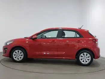 Usado Kia Rio 2022 Rojo Utilitario