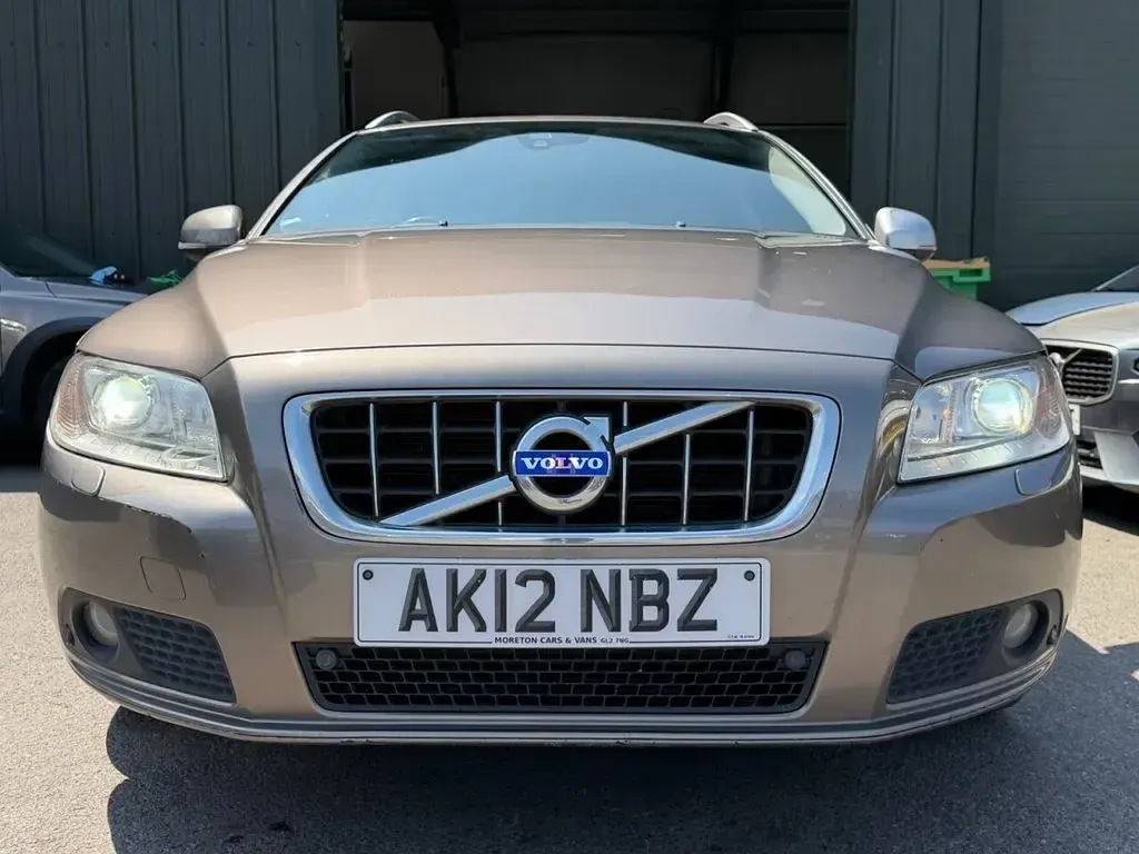 Used Volvo V70 SE Lux 215 HP (158 kW) 2012 Grey Estate