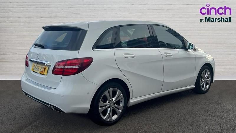 Used Mercedes B200 Premium 156 HP (114 kW) 2016 White MPV