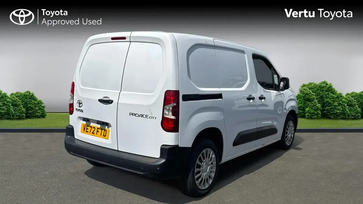 Used Toyota Proace City City 100 HP (73 kW) 2023 MPV