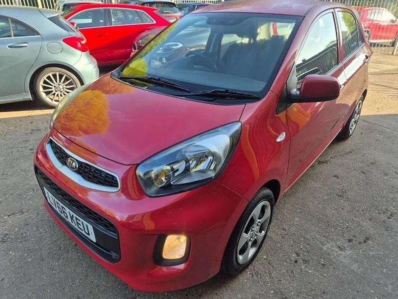 Used Kia Picanto Air 65 HP (47 kW) 2016 Red Hatchback