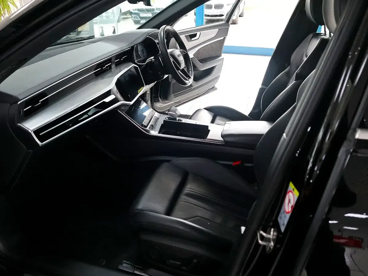 Used Audi A6 S-Line 204 HP (150 kW) 2019 Black Sedan
