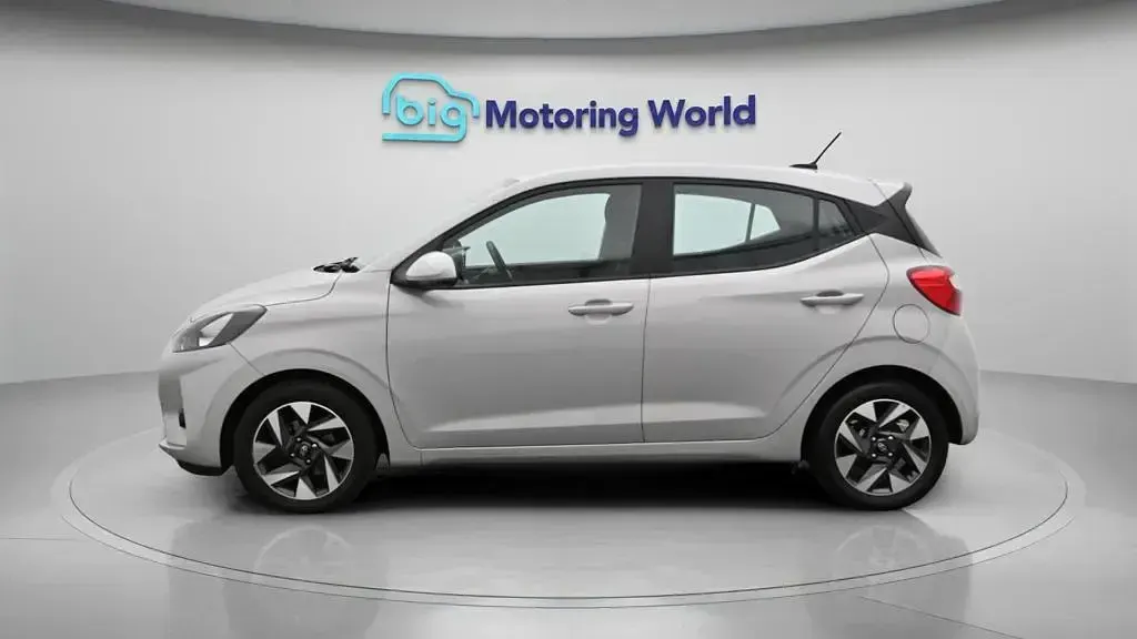 Used Hyundai i10 Advanced 63 HP (46 kW) 2024 Grey Hatchback