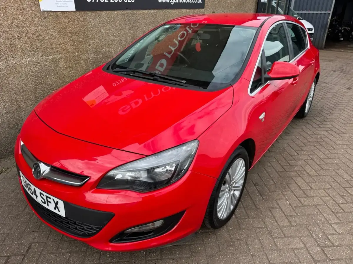 Używany Vauxhall Astra Excite 115 KM (84 kW) 2014 Czerwony Hatchback